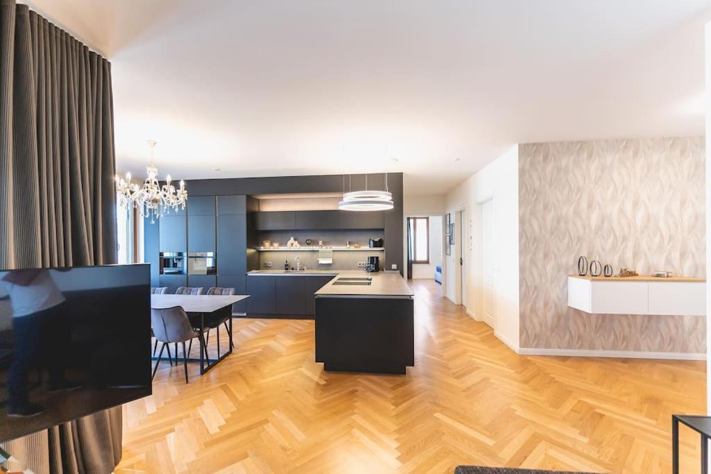 Tip! 120 Qm Apartment Direkt Am Neumarkt Dresde Extérieur photo